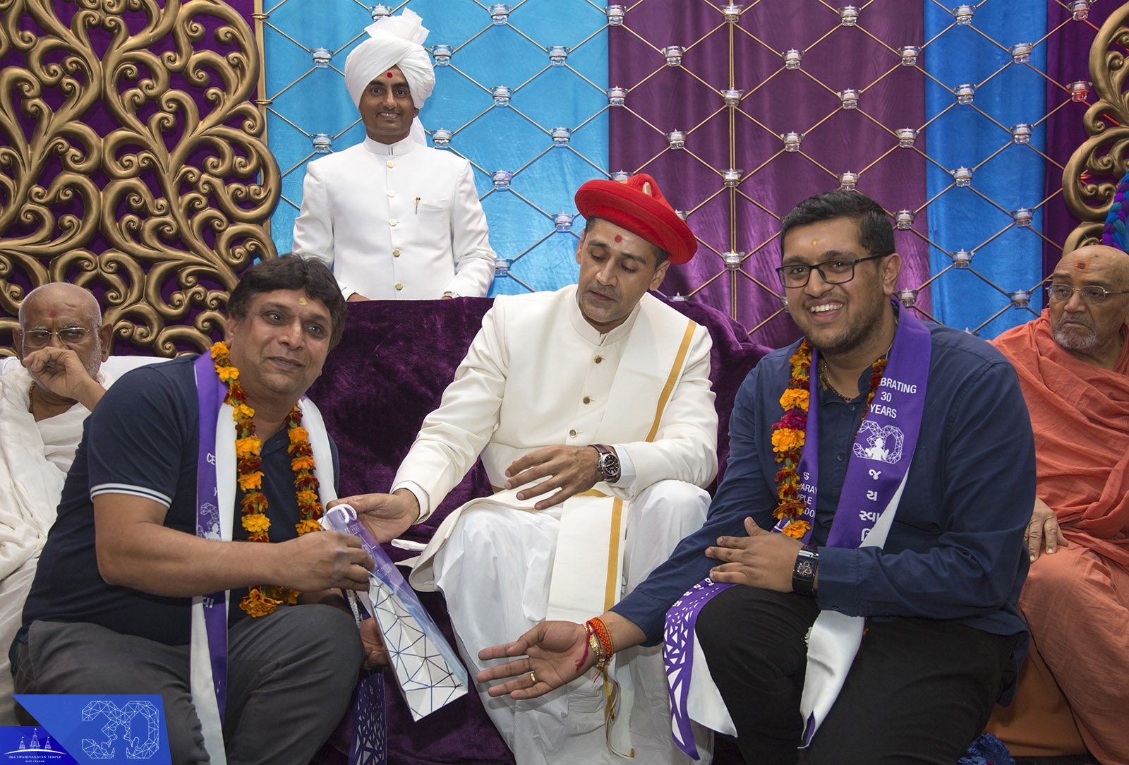 125  - ©1987-2017 SKS Swaminarayan Temple East London